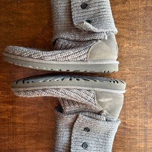 Grey sweater Ugg boots women’s size 9